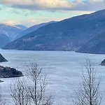 8 Person In Akra-by Traum * Åkra